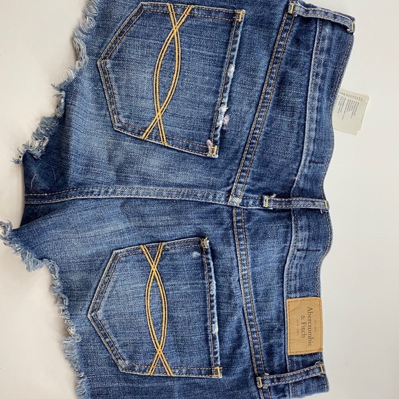 Abercrombie & Fitch Jean shorts - Picture 3 of 3